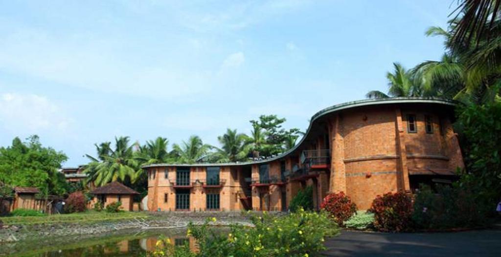 Bth Sarovaram Kochi Exterior foto