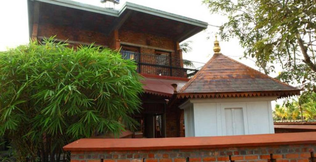 Bth Sarovaram Kochi Exterior foto